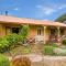 Central Peach - Queenstown Holiday Home