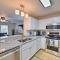 Corpus Christi Condo with Pool Access, Walk to Beach - كوربوس كريستي