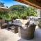 Villa Kiwi. Huge Pool, Steps To Town n Beach. 6 plus BRM 7.5 BTH 3 KCN