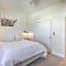 Condo with View - 1 Block to Main St - 4 Mi to Ski!