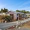 The Purple House - Ohakune Home with Spa Pool - 奥阿库尼