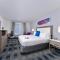 Holiday Inn Express & Suites San Diego - Mission Valley, an IHG Hotel