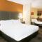 HOLIDAY INN EXPRESS & SUITES ELK GROVE CENTRAL - HWY 99, an IHG Hotel - Elk Grove