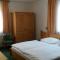 Pension Parzer Pressbaum bei Wien