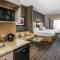 Holiday Inn Express & Suites Lantana by IHG