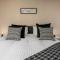 Elliot Suite No7 - Donnini Apartments - Ayr
