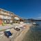 Foto: Apartments by the sea Mali Rat (Omis) - 16437 6/12