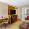 Comfort Suites Oakbrook Terrace near Oakbrook Center