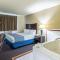 Econo Lodge Inn & Suites