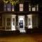 Newcastle Treasure - sleeps 4 - Lower Ground Floor