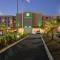 Holiday Inn - Salem, an IHG Hotel