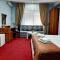Hotel Aristocrat & Fish Restaurant