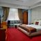 Hotel Aristocrat & Fish Restaurant