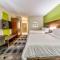 Holiday Inn Express & Suites Dallas NW - Farmers Branch, an IHG Hotel - 法默斯布兰奇