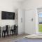 Luxury Apartments and Motel Rooms - Free Wifi - Close To Beach