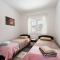 Simplistic Apartment in Neviđane with Balcony - Neviđane