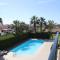 Cyking 2 bed Apartment with pool & 10 min to beach