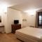 Borromeo Rooms Bed & Living