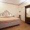 Borromeo Rooms Bed & Living
