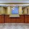 Holiday Inn Express Hotel & Suites Bowling Green, an IHG Hotel