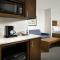 Holiday Inn Express & Suites Bay City by IHG