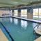 Holiday Inn Express & Suites Farmington Hills - Detroit, an IHG Hotel