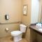 Holiday Inn Express & Suites Northwood by IHG