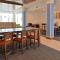 Holiday Inn Express & Suites Farmington Hills - Detroit by IHG