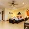 Chang Charlie Inn, Boutique