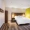 Holiday Inn Express Hotel & Suites Columbus, an IHG Hotel