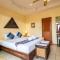 Chang Charlie Inn, Boutique