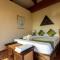 Chang Charlie Inn, Boutique