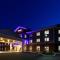Holiday Inn Express & Suites - Sturbridge, an IHG Hotel - 斯特布里奇