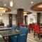 Holiday Inn Express & Suites Knoxville-Clinton, an IHG Hotel