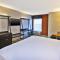 Holiday Inn Express & Suites Chicago-Midway Airport, an IHG Hotel