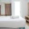Best Deal The Springlake Summarecon Studio Apartment By Travelio - 贝克西