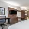 Holiday Inn Express & Suites Platteville by IHG
