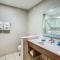 Holiday Inn Express & Suites Platteville by IHG