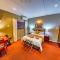 Amper Bo Guest House