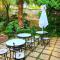 Amper Bo Guest House
