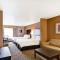 Holiday Inn Express Hotel & Suites Milwaukee-New Berlin, an IHG Hotel