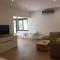 Modern 2 bedroom Beach Apartment