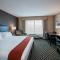 Holiday Inn Express & Suites - Green Bay East, an IHG Hotel