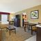 Holiday Inn Express & Suites Springfield by IHG
