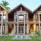 Monarch Residence