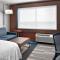 Holiday Inn Express & Suites - Elkhorn - Lake Geneva Area, an IHG Hotel