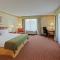 Holiday Inn Express Hotel & Suites-North East by IHG