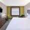 Holiday Inn Express Hotel & Suites Manchester Conference Center by IHG