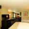 Holiday Inn Express & Suites Marion Northeast, an IHG Hotel