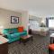 Holiday Inn Express & Suites Eureka by IHG